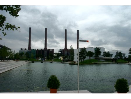 Autostadt Wolfsburg - gr&ouml;&szlig;eres Bild durch Anklicken!