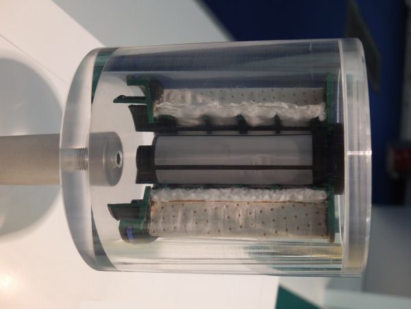 Benzin-Kraftstofffilter mit Einbaurichtung - gr&ouml;&szlig;eres Bild durch Anklicken!