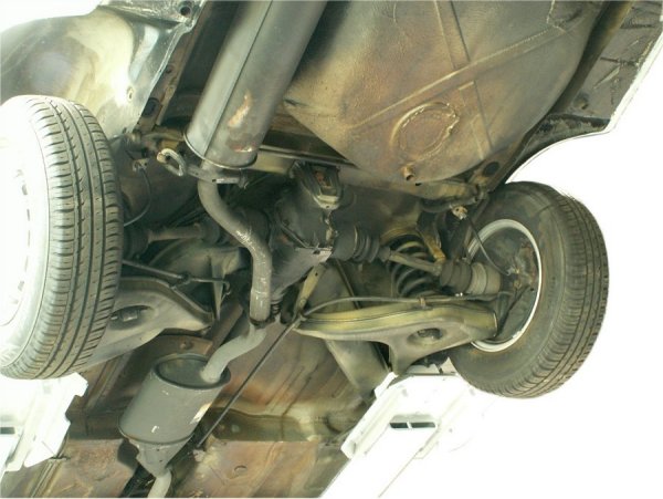Driven rear axle with semi-trailing arms - click to enlarge!
