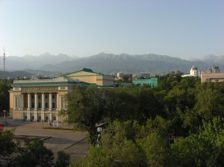 Almaty, ehemalige Hauptstadt von Kasachstan - größeres Bild durch Anklicken!