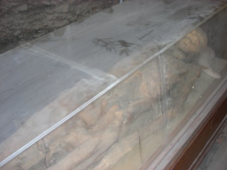 Astana Gräber - größeres Bild durch Anklicken!